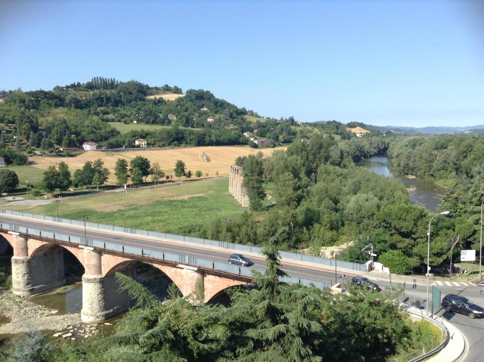 Appartamento Lella Con Meravigliosa Vista Vicino Alle Terme Acqui Terme Cameră foto