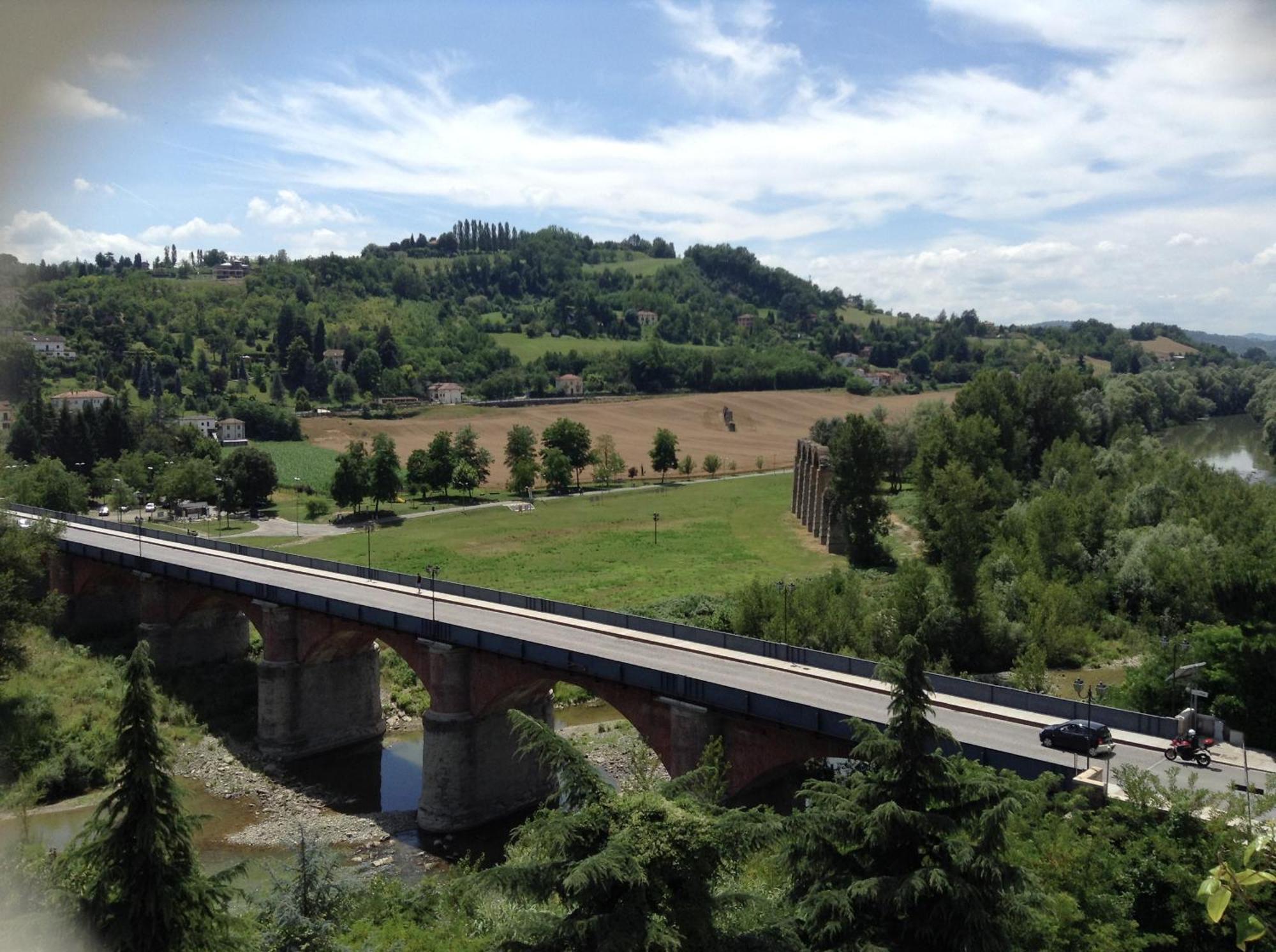 Appartamento Lella Con Meravigliosa Vista Vicino Alle Terme Acqui Terme Cameră foto